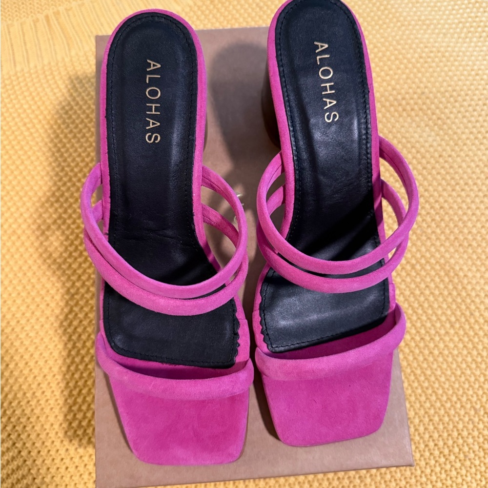 ALOHAS NWT Pink Strappy Block Heels Size 39 / 8.5 US